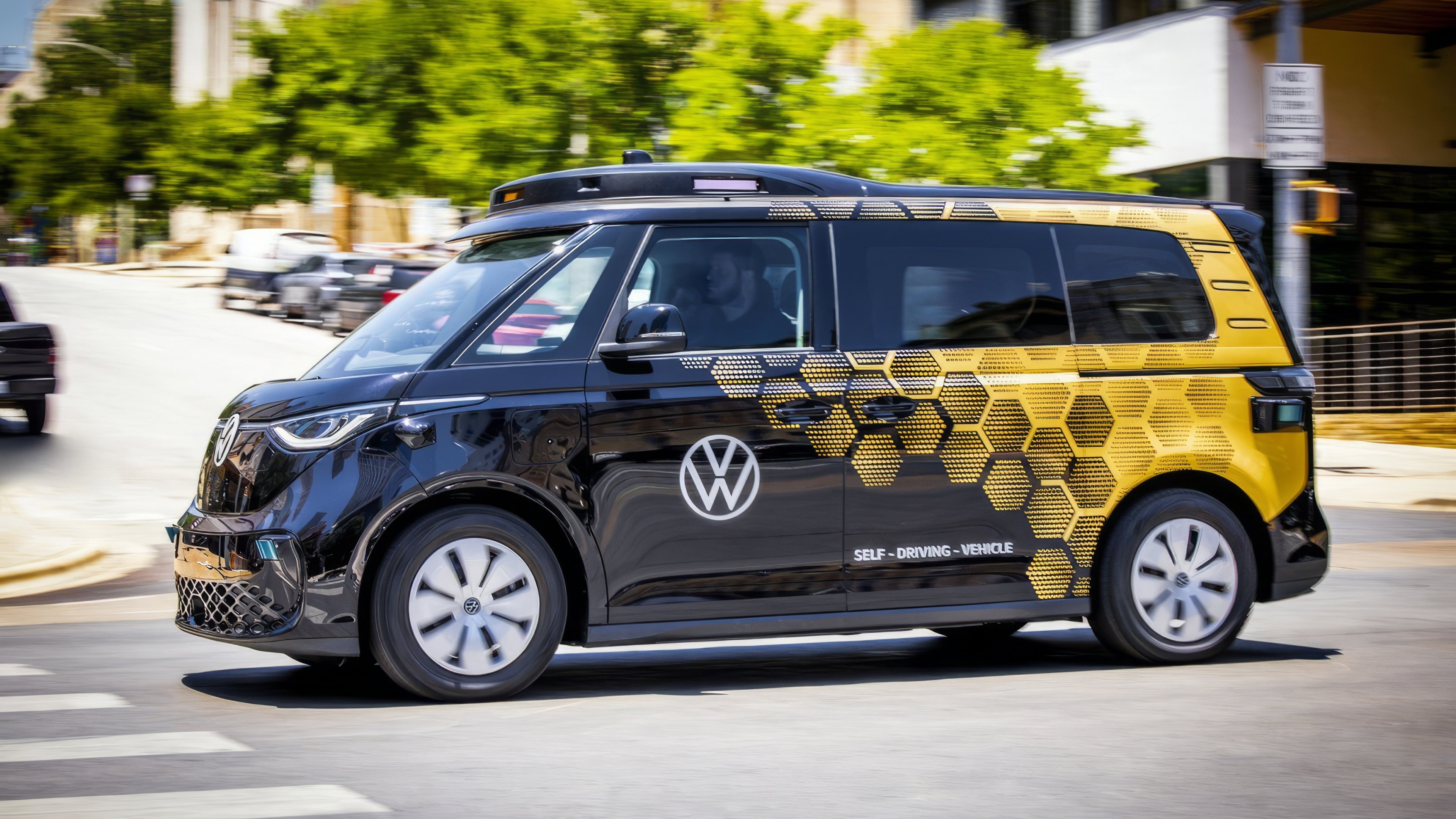 Volkswagen ID.Buzz AD  front view