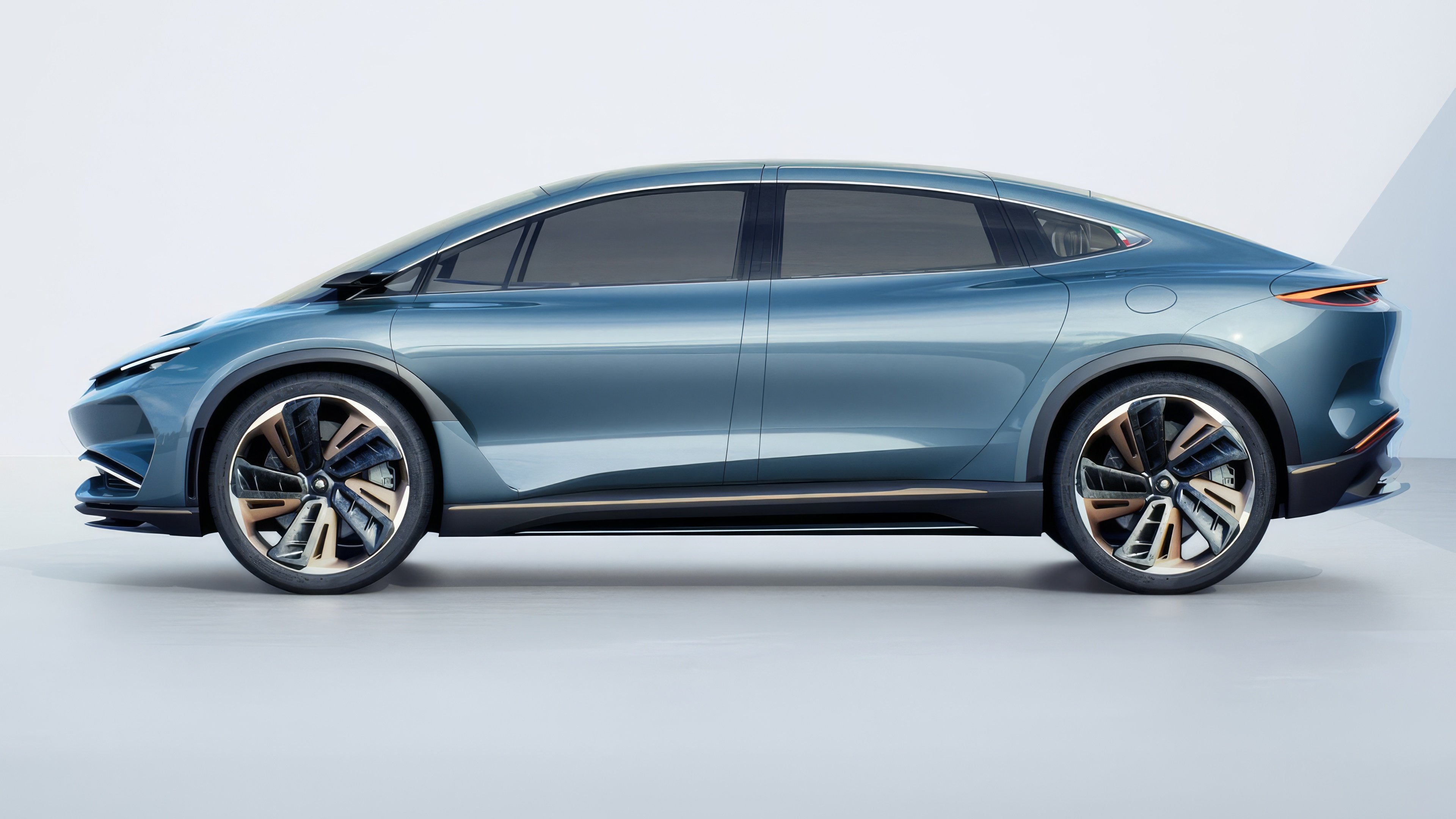 AEHRA Impeto  side view