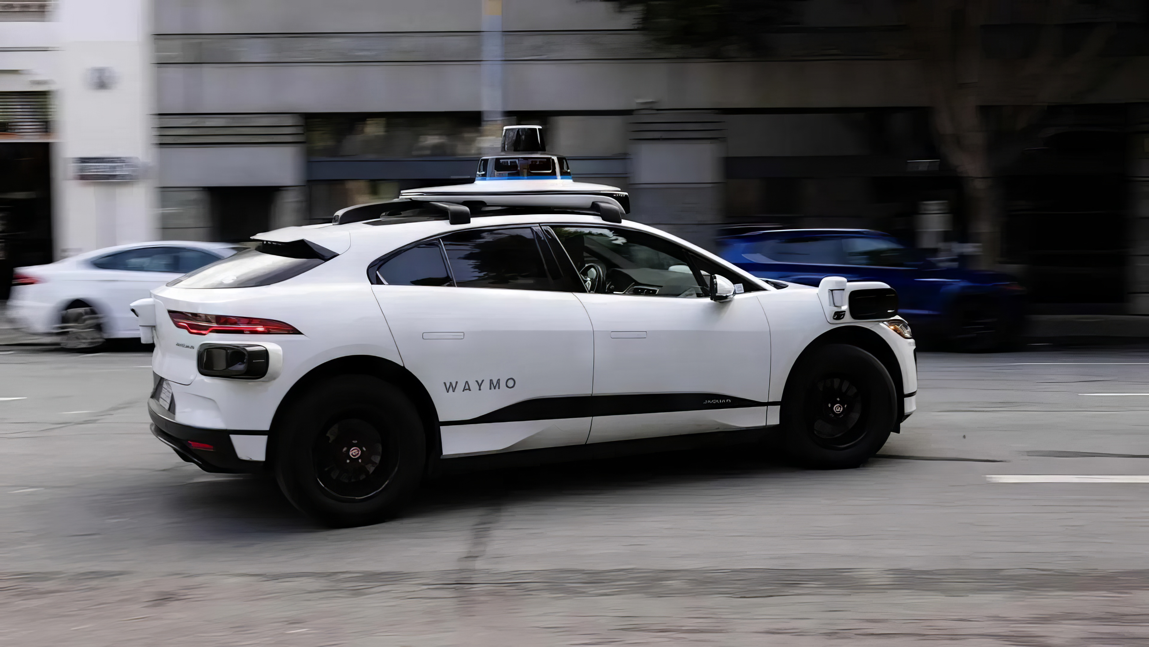 Jaguar I-PACE 400 Robotaxi side view